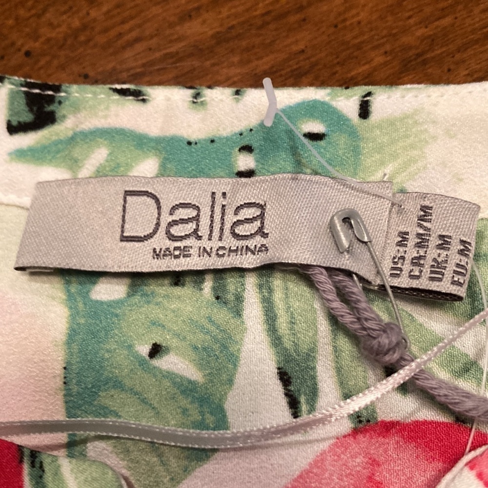 🌸NWT DALIA Sleeveless Tunic Blouse - size womens Medium - Picture 8 of 12